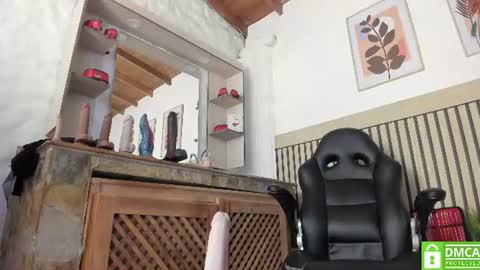 Snapshot of madame_ibby chatting on 06.18.26 madame ibby online show from 06.18.26