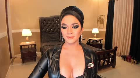 Snapshot of madammistressdominatrixxx chatting on 03.08.25 Alison Kloss online show from 03.08.25