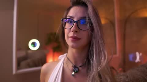 Snapshot of maddiebryggs chatting on 05.18.26 Maddie online show from 05.18.26