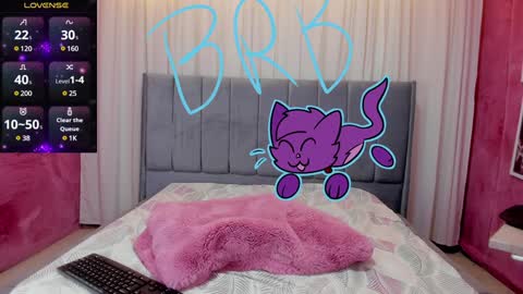 Maddy Please help me with your thumbs up its important online show from 12.14.24