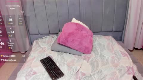 Maddy Please help me with your thumbs up its important online show from 12.26.24