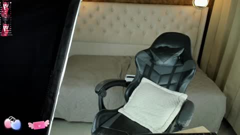 Maddy Please help me with your thumbs up its important online show from 01.21.25