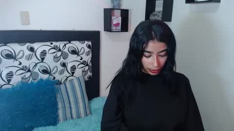 Snapshot of maddy_parker_ chatting on 12.15.24 Maddy Parker online show from 12.15.24