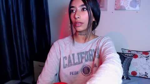 Snapshot of maddy_parker_ chatting on 02.05.25 Maddy Parker online show from 02.05.25