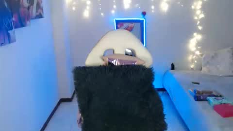 maddy_vicius19 online show from 12.22.25