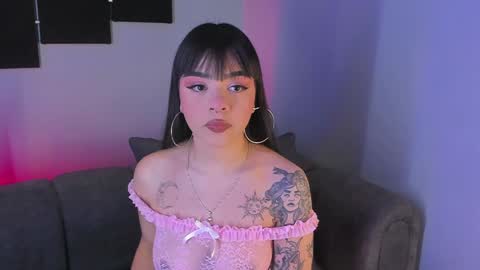 Snapshot of maddy_walker chatting on 01.06.25 Maddy online show from 01.06.25