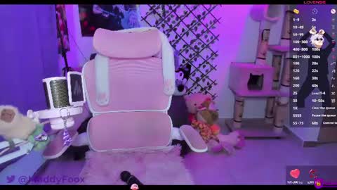 Snapshot of maddyfoox chatting on 06.19.26 Maddy Foox online show from 06.19.26