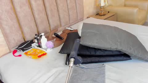 maddyjohnsonn online show from 02.23.25