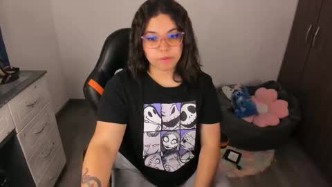 Snapshot of madelaine_taylor chatting on 10.12.25 madelaine_taylor online show from 10.12.25