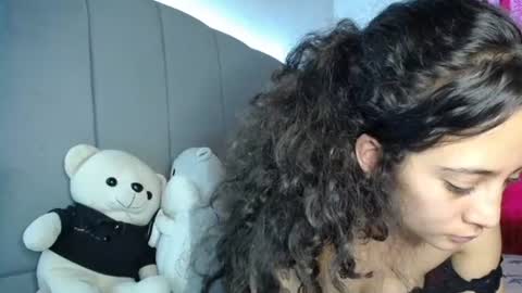 Snapshot of madelainee_buk chatting on 02.24.25 Buk online show from 02.24.25