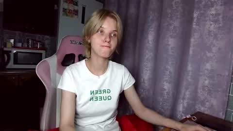 Snapshot of madelaines chatting on 07.12.26 madelaines online show from 07.12.26