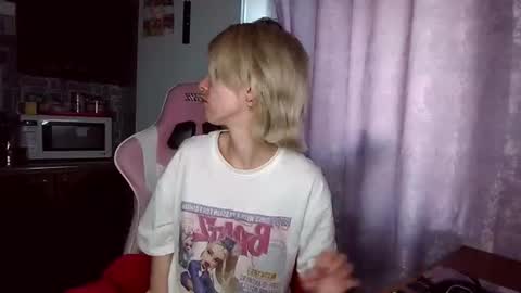 Snapshot of madelaines chatting on 07.15.26 madelaines online show from 07.15.26
