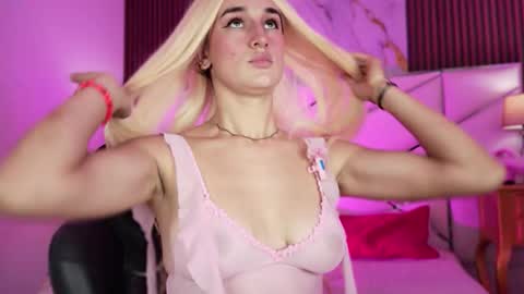 Snapshot of madeline_sweet_ chatting on 02.27.26 Madeline online show from 02.27.26