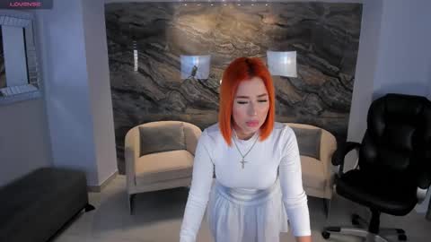 Snapshot of madelinefox_ chatting on 09.30.25 Madeline online show from 09.30.25