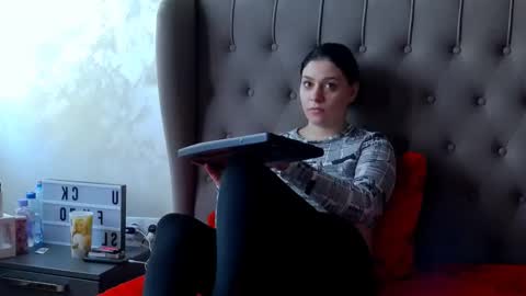 madelynvelure online show from 12.15.25