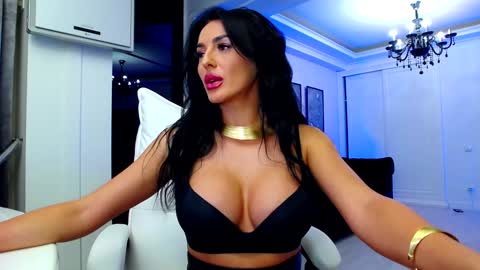 Snapshot of madena_ chatting on 12.01.24 Magda online show from 12.01.24