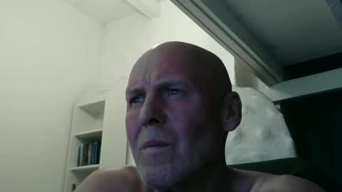 madio1187940 online show from 01.11.25