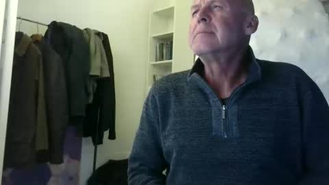 madio1187940 online show from 10.15.25