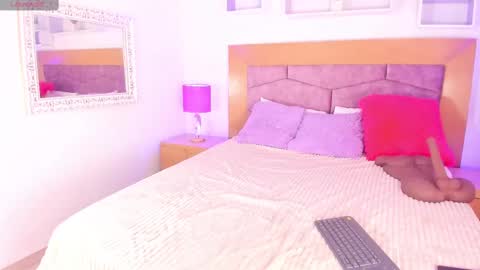    online show from 03.08.25