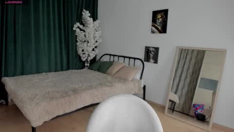 Medison online show from 11.26.25