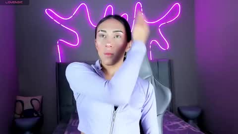 Snapshot of madison_rey__ chatting on 11.22.25 madison_rey__ online show from 11.22.25