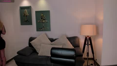 Snapshot of madisonkane chatting on 12.15.25 Madison Kane online show from 12.15.25