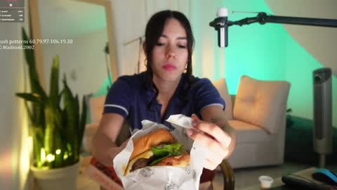 madisonlara online show from 01.01.25