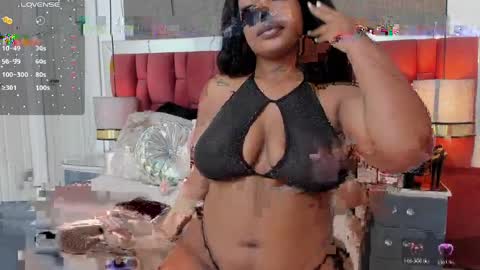 Snapshot of madissonlopez chatting on 05.12.26 Madisson Lopez online show from 05.12.26