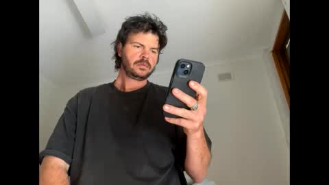 Snapshot of madjiik chatting on 10.28.25 madjiik online show from 10.28.25