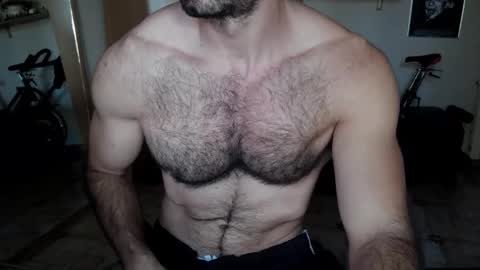 Snapshot of madmax20x chatting on 10.19.25 madmax20x online show from 10.19.25