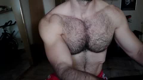 Snapshot of madmax20x chatting on 10.20.25 madmax20x online show from 10.20.25