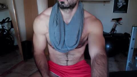 Snapshot of madmax20x chatting on 10.27.25 madmax20x online show from 10.27.25