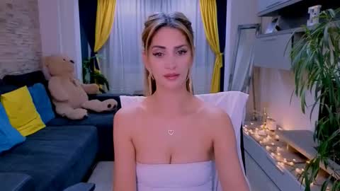 Madye Roberts online show from 01.05.26