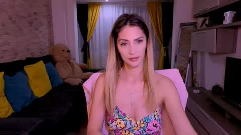 Snapshot of madyeroberts chatting on 03.23.26 Madye Roberts online show from 03.23.26