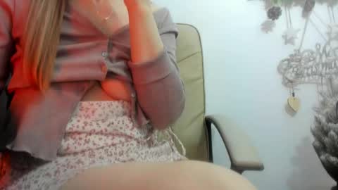 Snapshot of madyqueen chatting on 12.26.24 Mara online show from 12.26.24