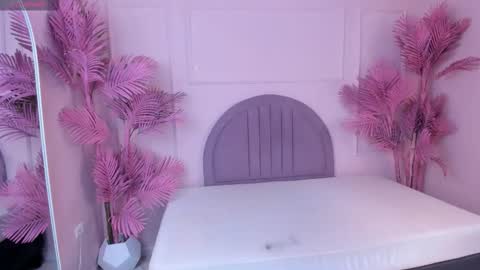 madyscarlett online show from 10.14.25