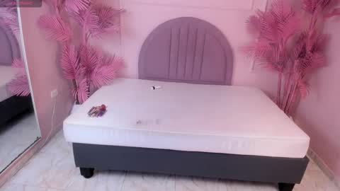 madyscarlett online show from 10.17.25