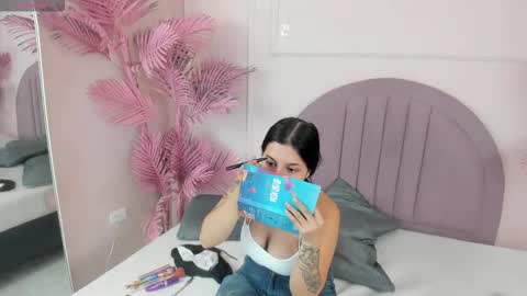 madyscarlett online show from 10.19.25