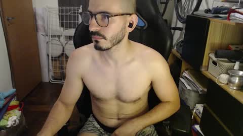 Snapshot of madziula chatting on 02.12.25 Peter online show from 02.12.25