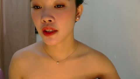 Snapshot of mae_luna chatting on 06.17.26 mae_luna online show from 06.17.26