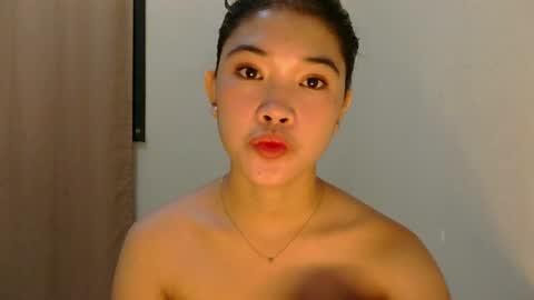 Snapshot of mae_luna chatting on 06.22.26 mae_luna online show from 06.22.26