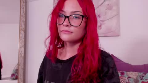 Mae Lyra online show from 03.31.26