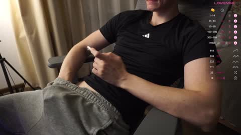 Snapshot of maestro3369 chatting on 12.24.24 Mike XMaestro 3369 online show from 12.24.24