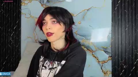 maevekuro online show from 10.17.25