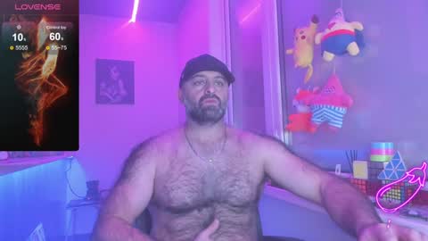 Snapshot of magabear chatting on 01.08.25 Magabear online show from 01.08.25