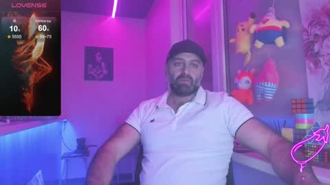 Snapshot of magabear chatting on 01.11.25 Magabear online show from 01.11.25