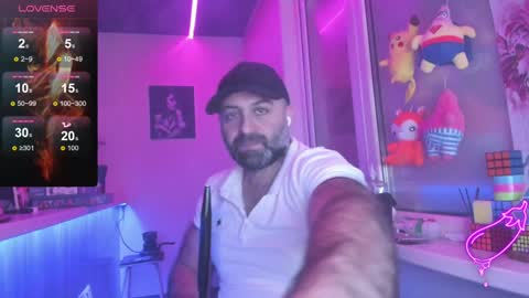 Snapshot of magabear chatting on 01.12.25 Magabear online show from 01.12.25