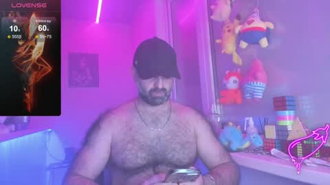 Snapshot of magabear chatting on 02.06.25 Magabear online show from 02.06.25