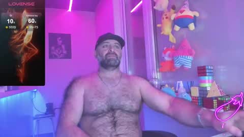 Snapshot of magabear chatting on 02.10.25 Magabear online show from 02.10.25