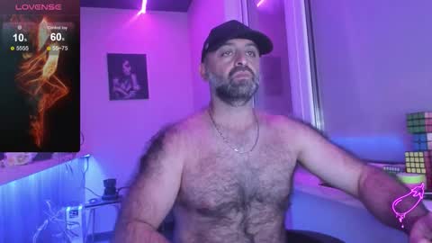 Snapshot of magabear chatting on 09.25.25 Magabear online show from 09.25.25